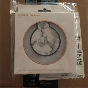 ⚫️ 3/$15 ⚫️ Charging pad